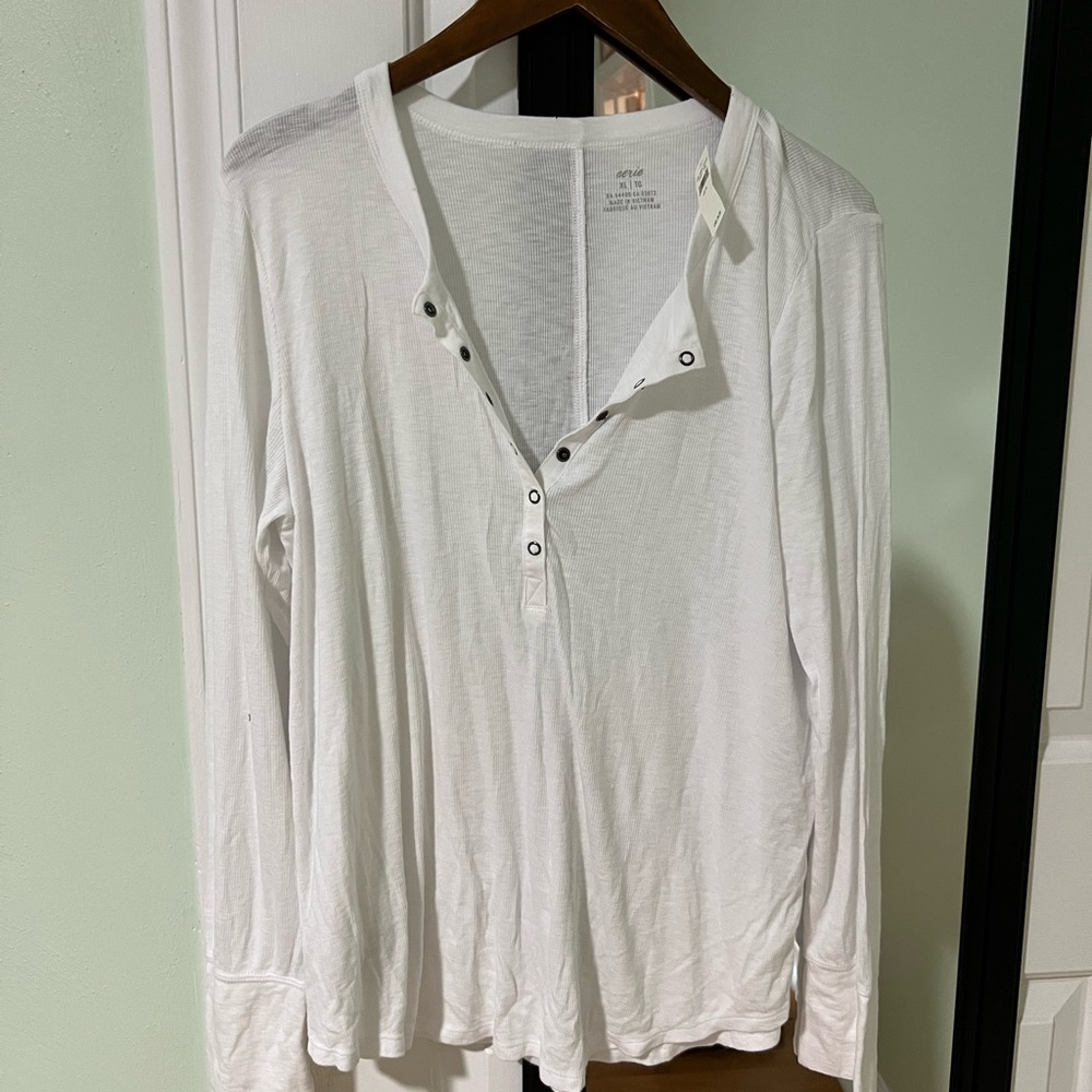aerie long sleeve white shirt
